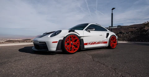 2023-porsche-911-gt3rs 3