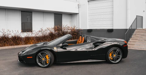 2021-ferrari-f8-spyder 2