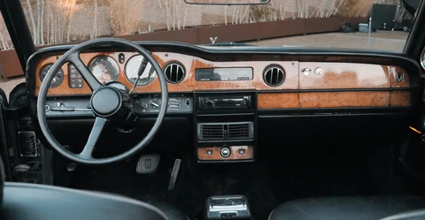 1989-rolls-royce-corniche-convertible-in 5