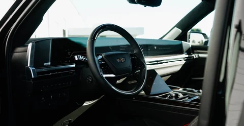 cadillac-escalade-esv 4