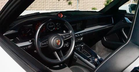2023-porsche-911-carrera-4s-convertible 6