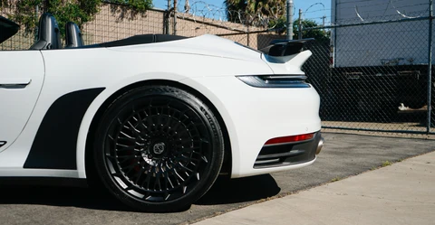 2023-porsche-911-carrera-4s-convertible 2