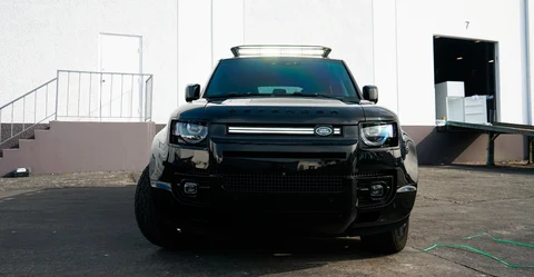 land-rover-defender 5