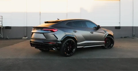 2020-lamborghini-urus 2