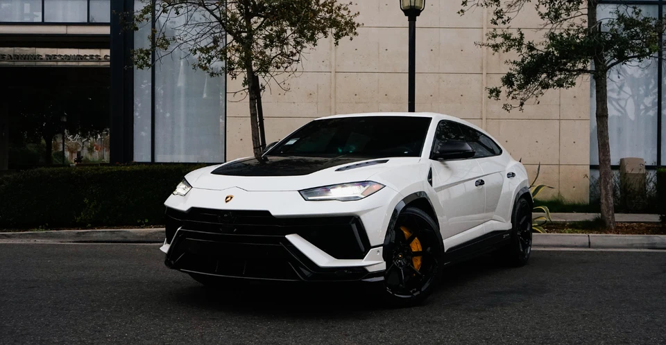 2024-lamborghini-urus-performante 1